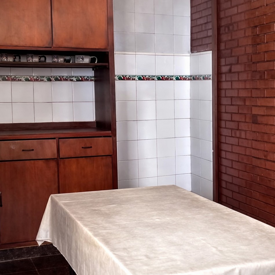 CASA AV. AVELLANEDA 700