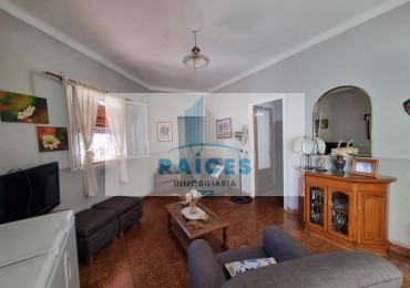 VENTA DOS CASA EN UNA - LUCAS CORDOBA 1300